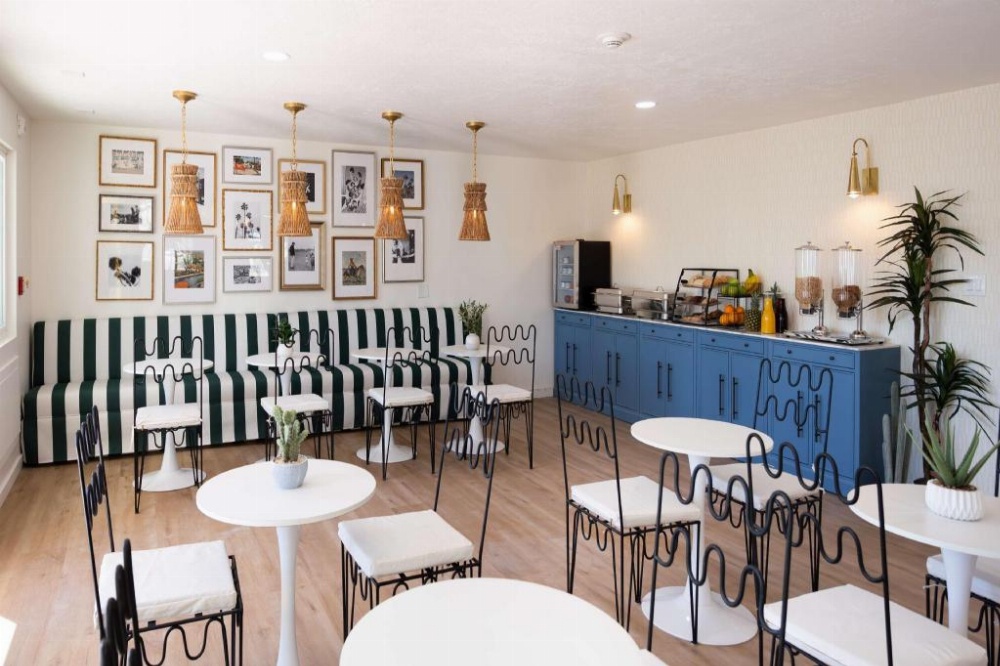 Double Room with Two Double Beds - Smoking