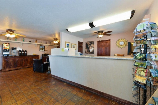 Americas Best Value Inn Tucson image 7