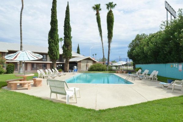 Americas Best Value Inn Tucson image 8