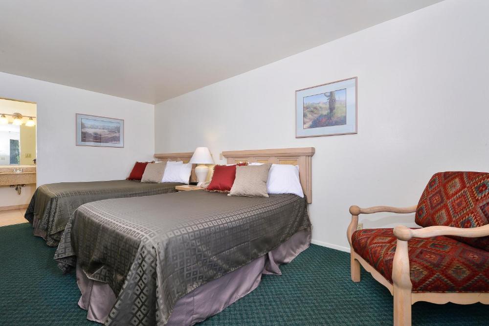 Double Room with Two Double Beds - Non-Smoking